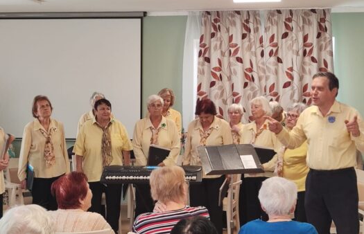 Seniorský sbor Bádule zazpíval v SeniorCentru Modřice